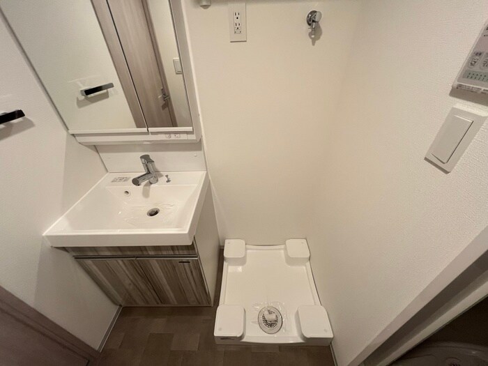 物件内観写真15　(洗濯機置場)