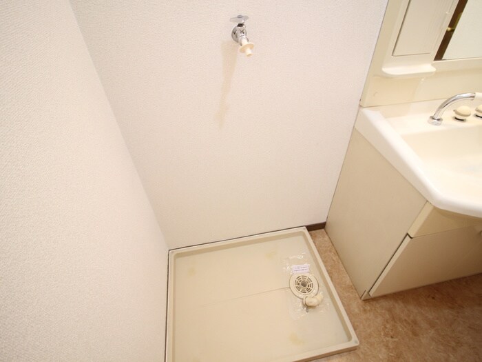 物件内観写真14　(洗濯機置場)