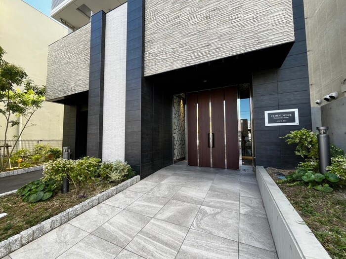 物件外観写真6　(エントランス部分)