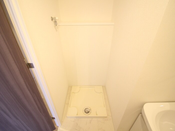 物件内観写真12　(洗濯機置場)