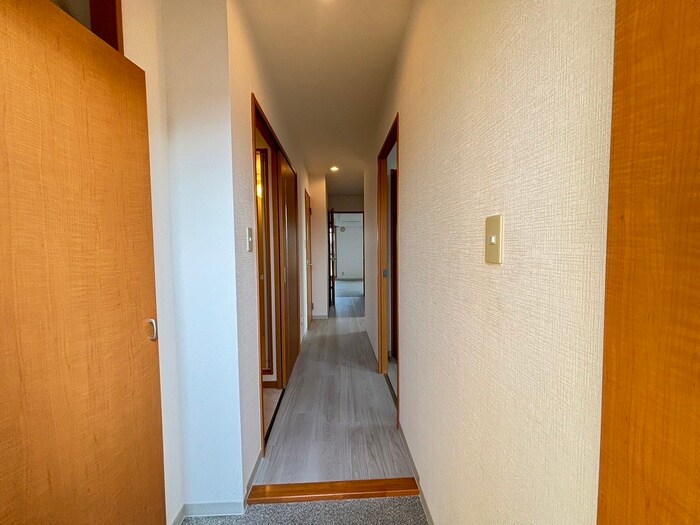 物件内観写真20　(廊下)