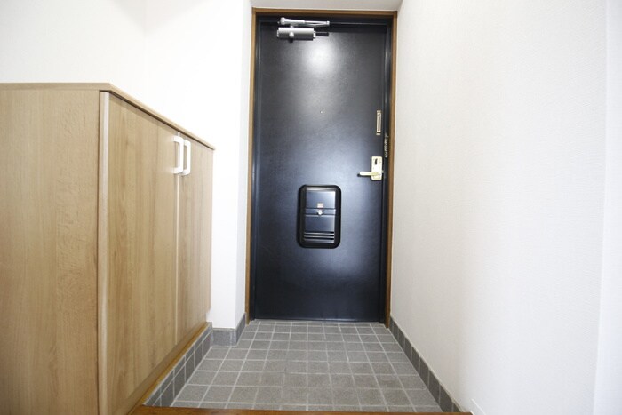 物件内観写真17　(玄関)