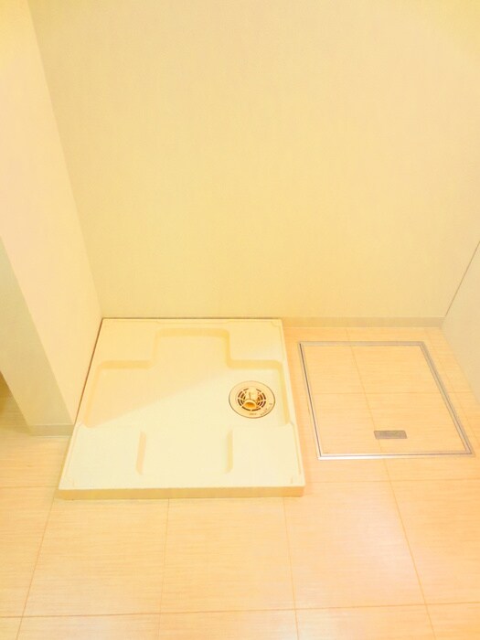 物件内観写真18　(洗濯機置場)