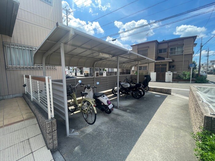 物件外観写真6　(駐輪場)