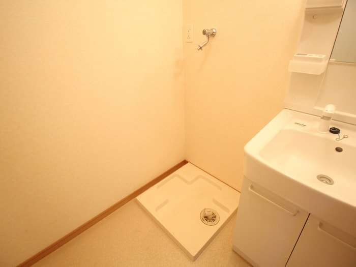 物件内観写真13　(洗濯機置場)