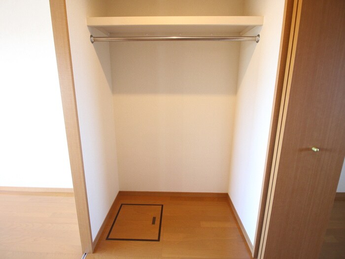 物件内観写真15　(収納)
