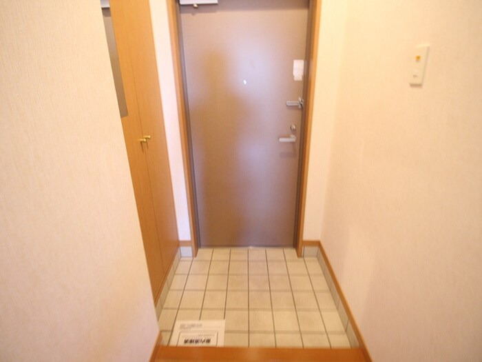 物件内観写真19　(玄関)