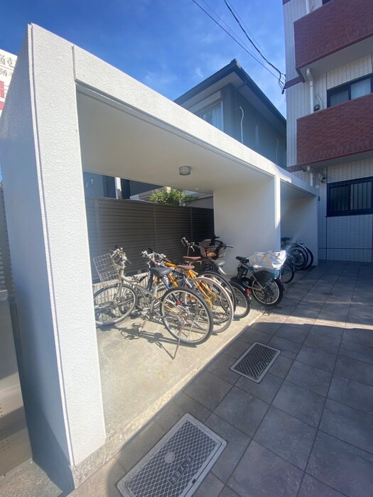 物件外観写真5　(駐輪場)