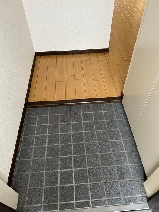物件内観写真12　(玄関)