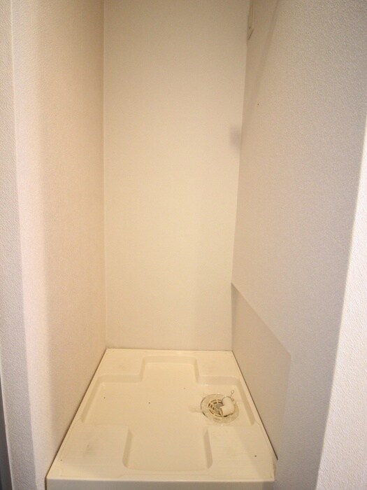 物件内観写真11　(洗濯機置場)