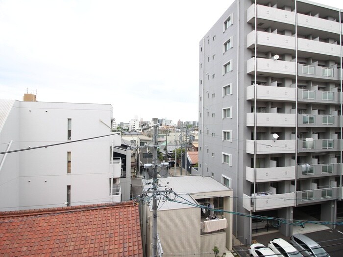 物件内観写真13　(室内からの展望)