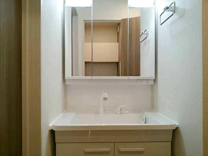 物件内観写真7　(洗面)