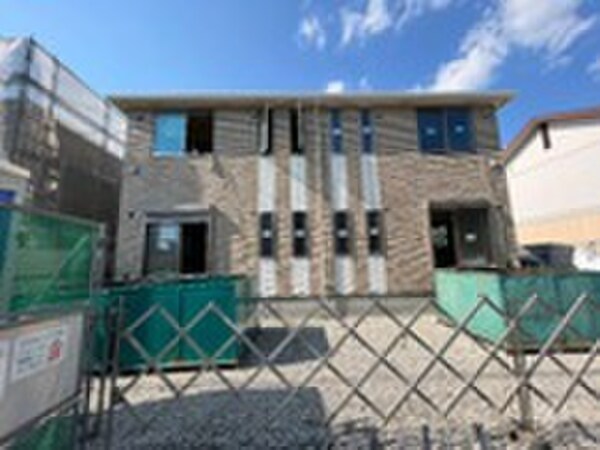 建築中