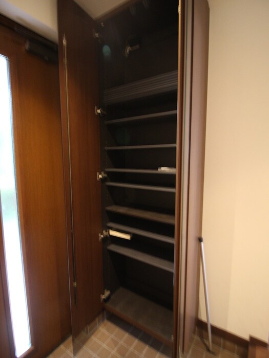 物件内観写真17　(靴箱)