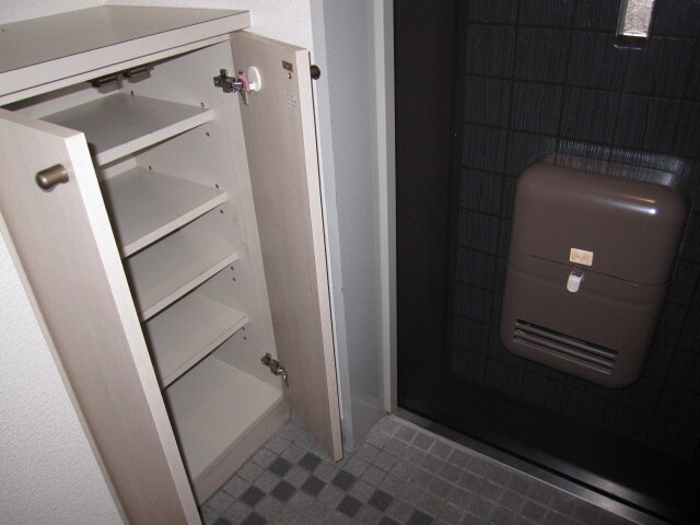 物件内観写真15　(靴箱)