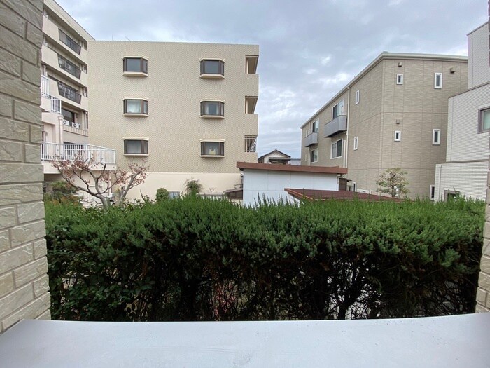 物件内観写真17　(室内からの展望)