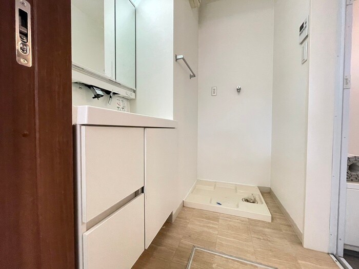 物件内観写真12　(洗濯機置場)