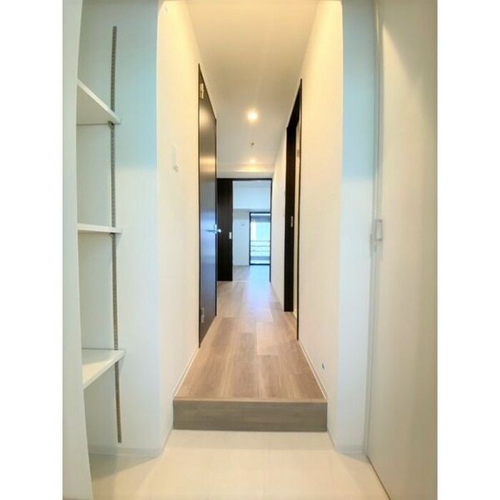 物件内観写真7　(玄関)