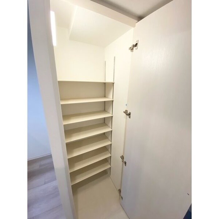 物件内観写真8　(靴箱)