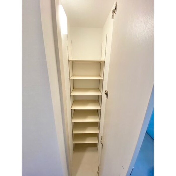 物件内観写真8　(靴箱)