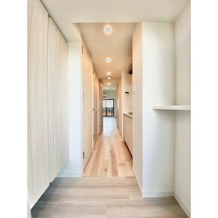 物件内観写真7　(玄関)