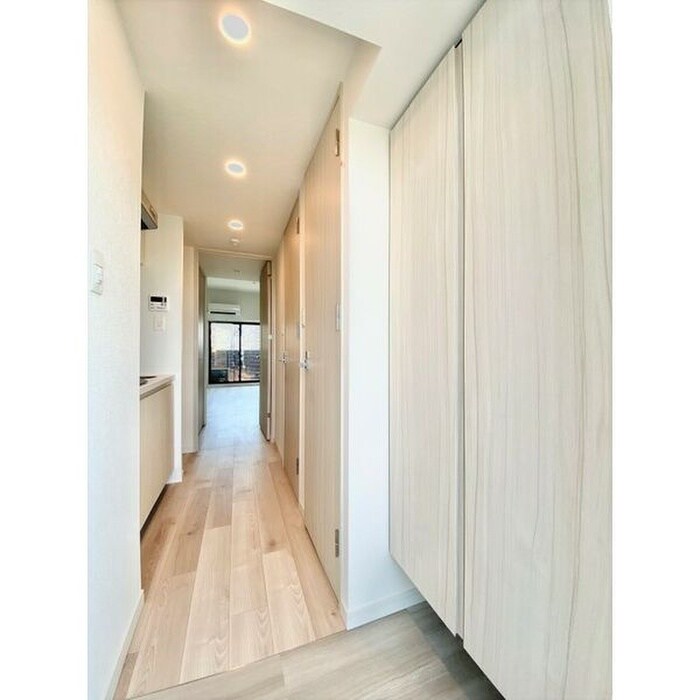 物件内観写真7　(玄関)