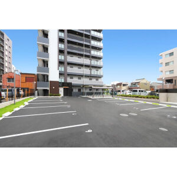 物件外観写真6　(駐車場)