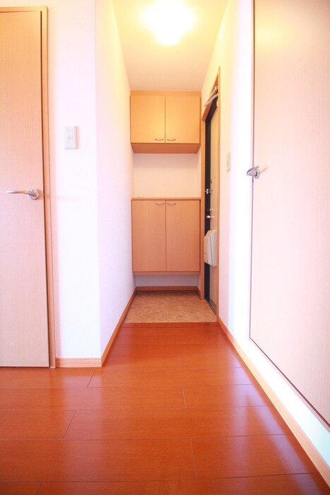 物件内観写真14　(廊下)