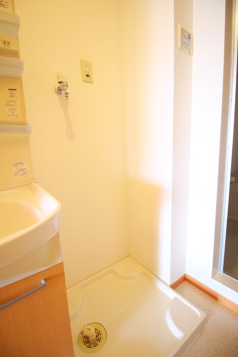 物件内観写真21　(洗濯機置場)