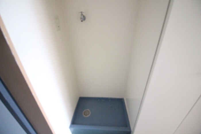 物件内観写真8　(洗濯機置場)
