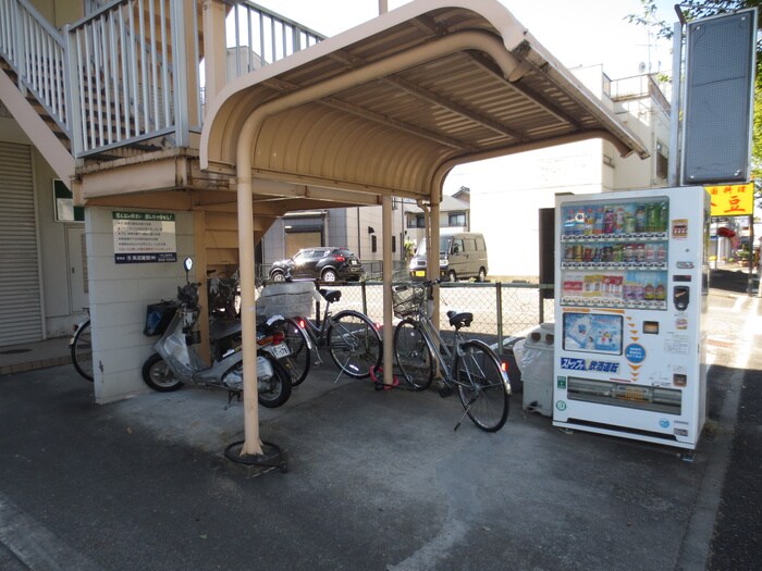 物件外観写真2　(駐輪場)