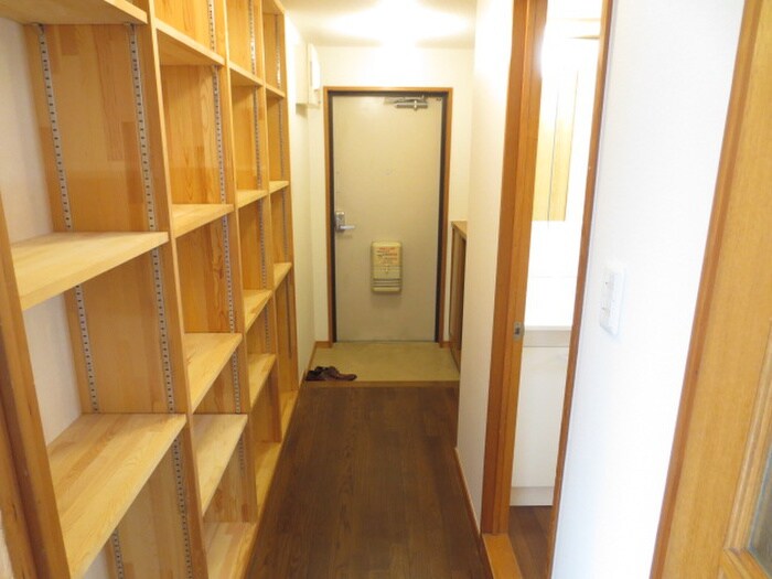 物件内観写真21　(廊下)