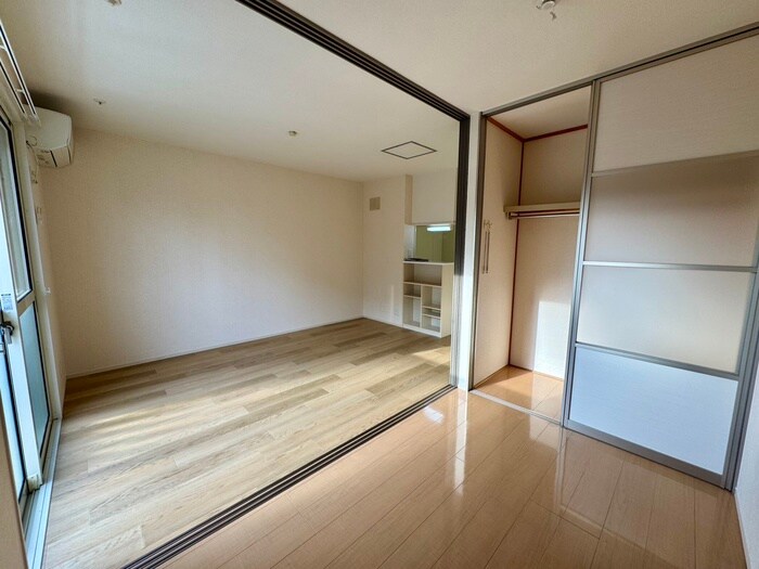 物件内観写真8　(居室)