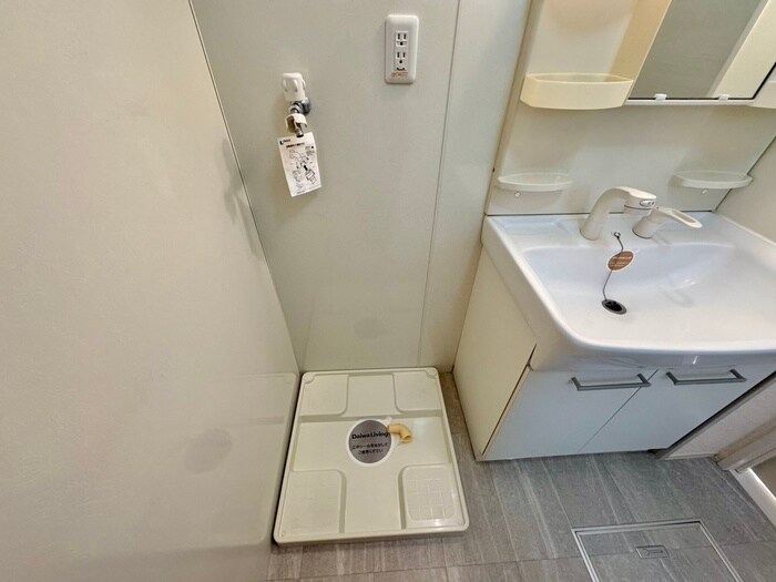 物件内観写真12　(洗濯機置場)