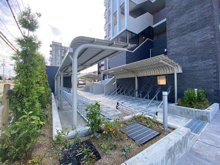 物件外観写真4　(駐輪場)