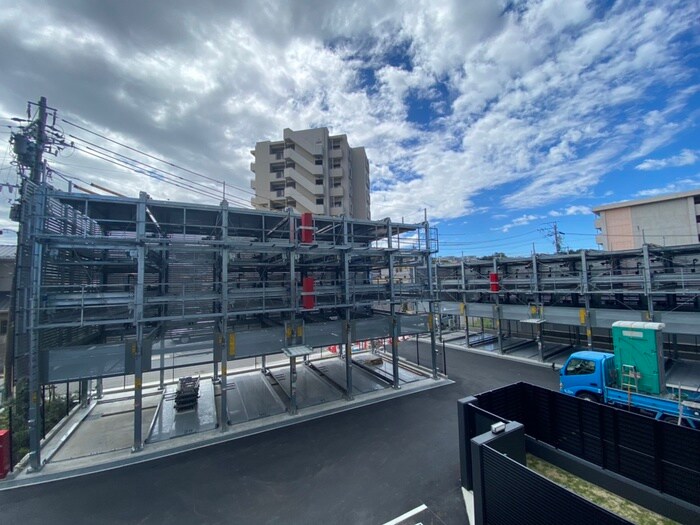 物件外観写真5　(駐車場)