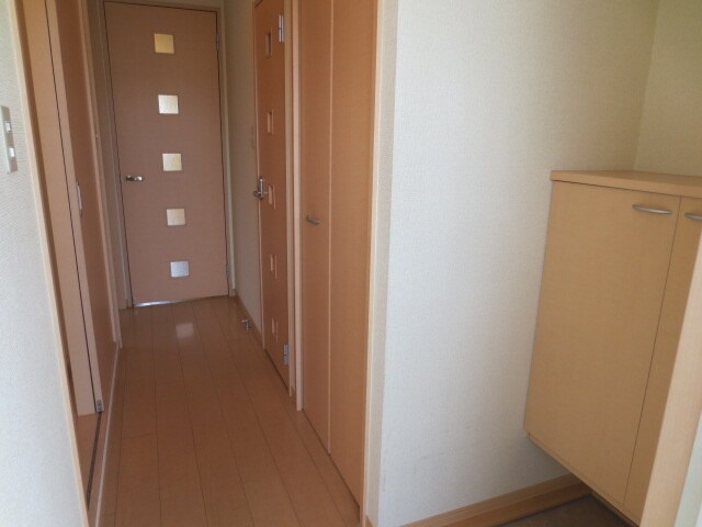物件内観写真13　(玄関)