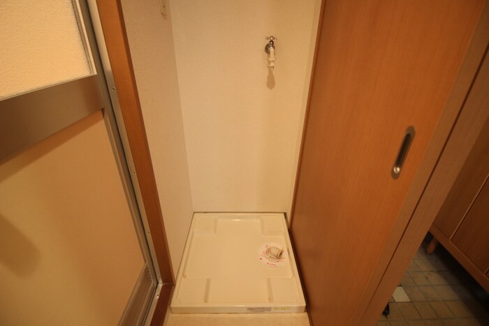 物件内観写真14　(洗濯機置場)