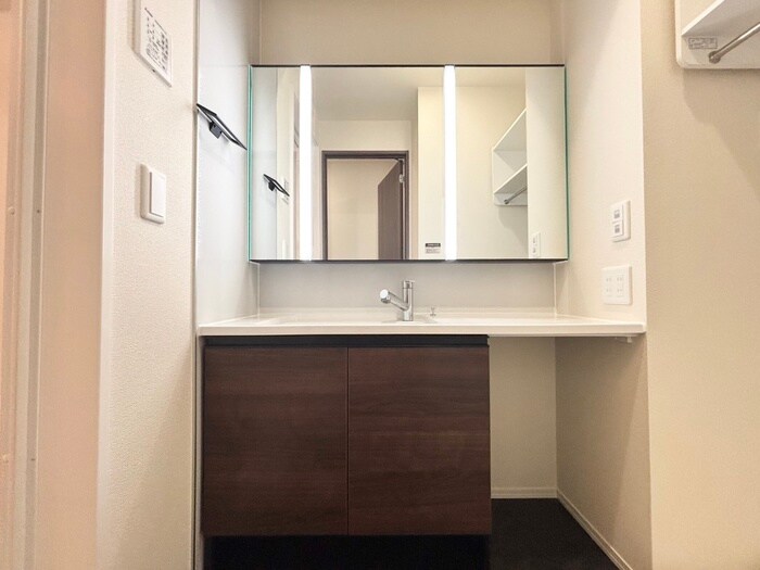 物件内観写真9　(洗面)