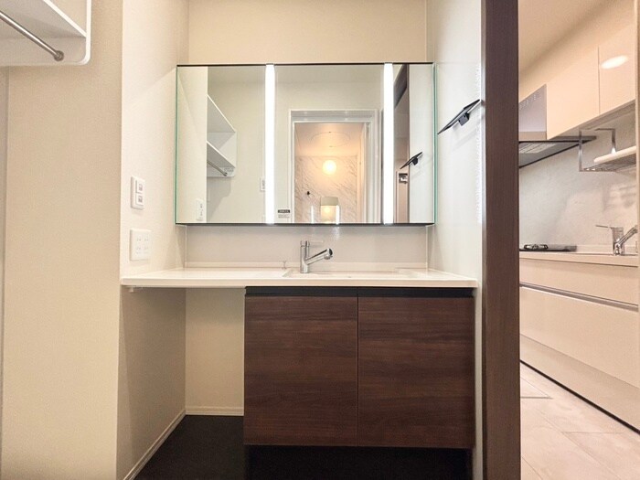 物件内観写真11　(洗面)