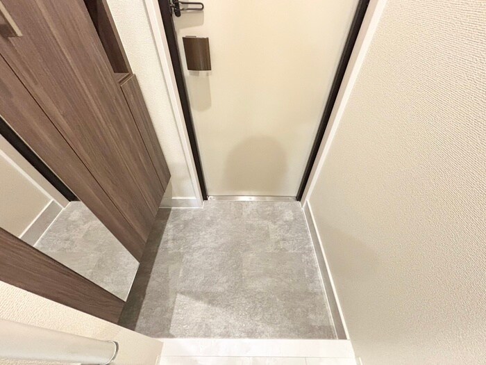 物件内観写真12　(玄関)