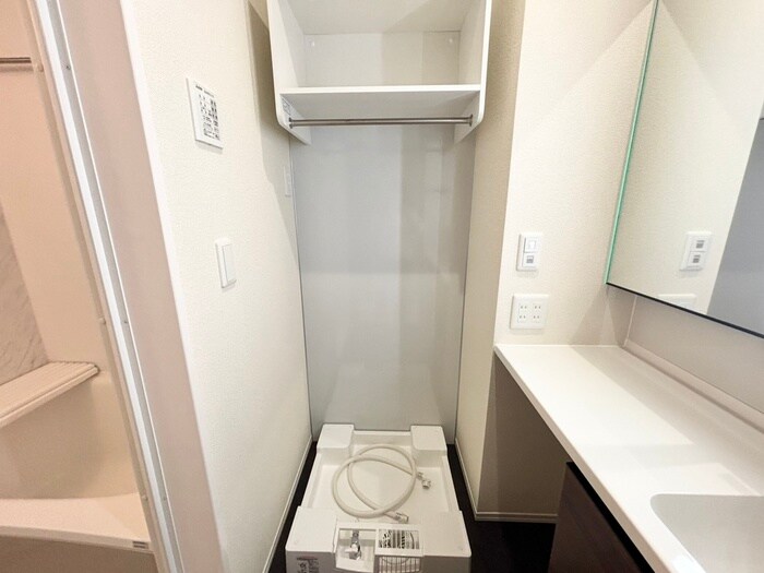 物件内観写真13　(洗濯機置場)