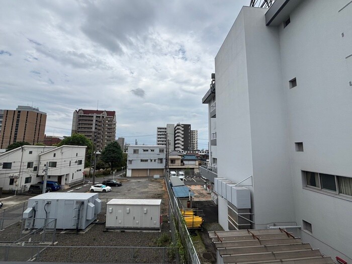 物件内観写真22　(室内からの展望)