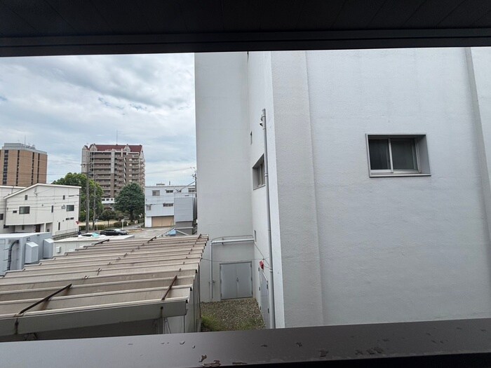 物件内観写真22　(室内からの展望)