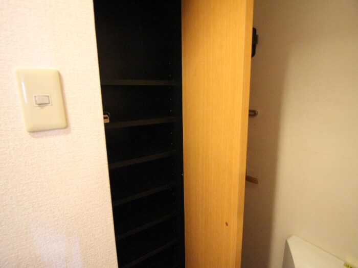 物件内観写真13　(靴箱)