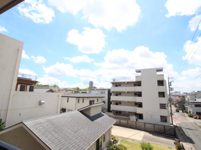 物件内観写真16　(室内からの展望)