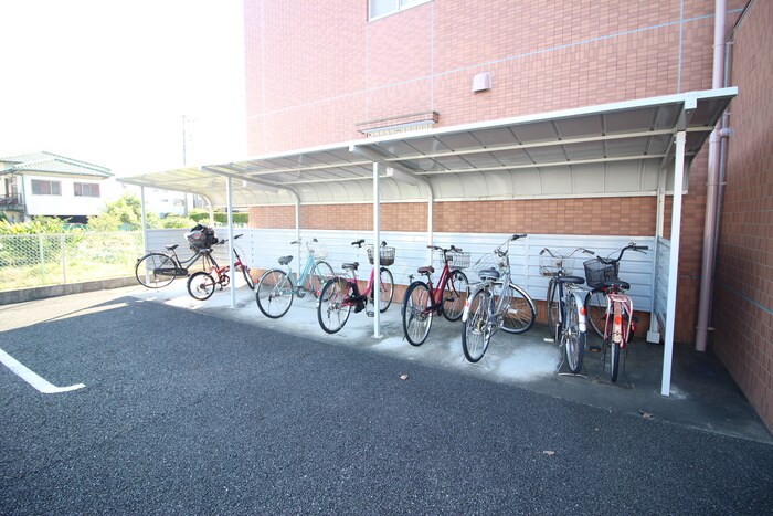 物件外観写真2　(駐輪場)
