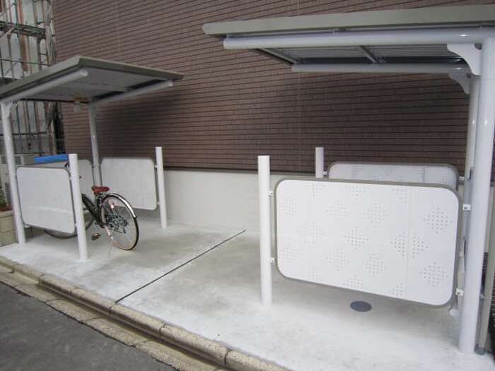 物件外観写真3　(駐輪場)