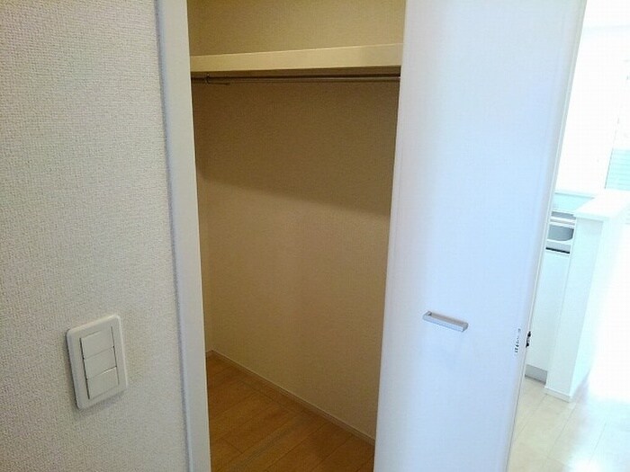 物件内観写真10　(収納)