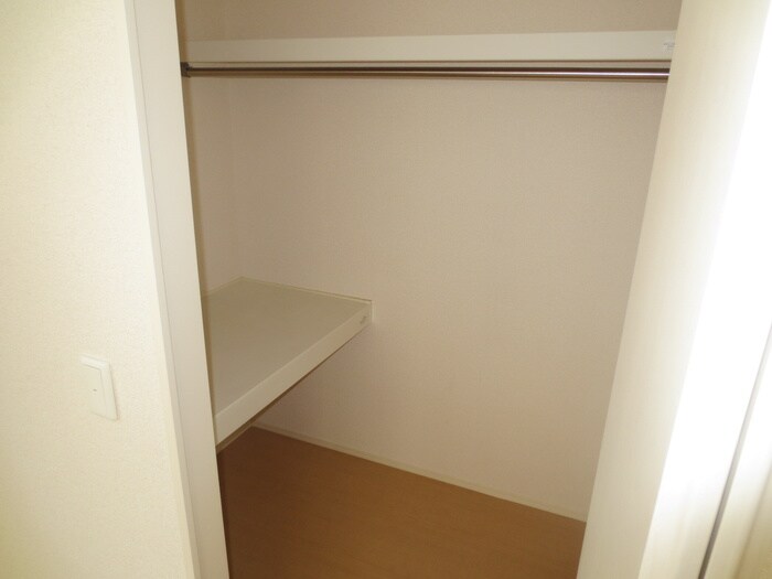 物件内観写真15　(収納)